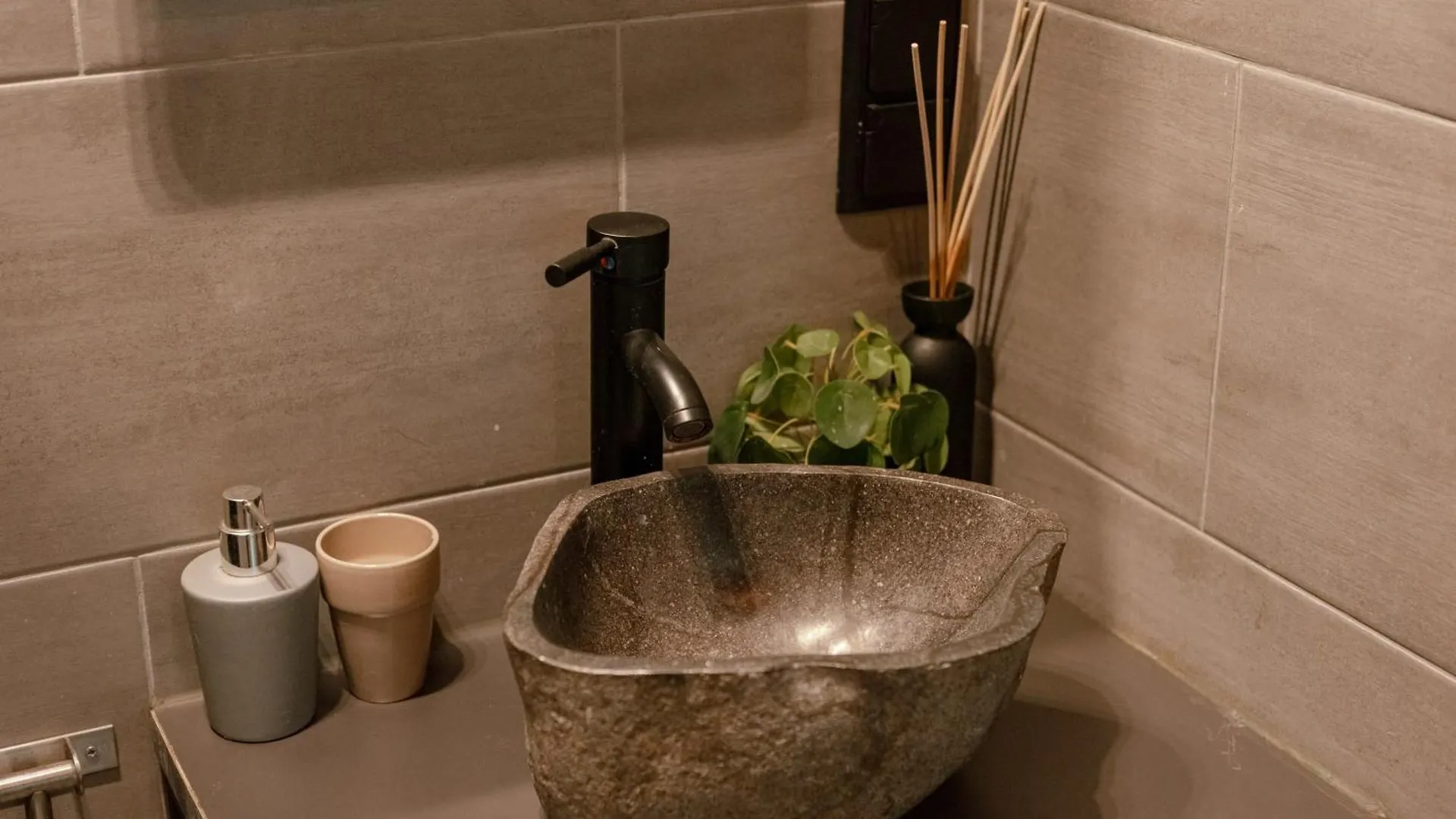 Huswell - Cozy Apartment In Center Of Antwerp - Pets Welcome! 0*,